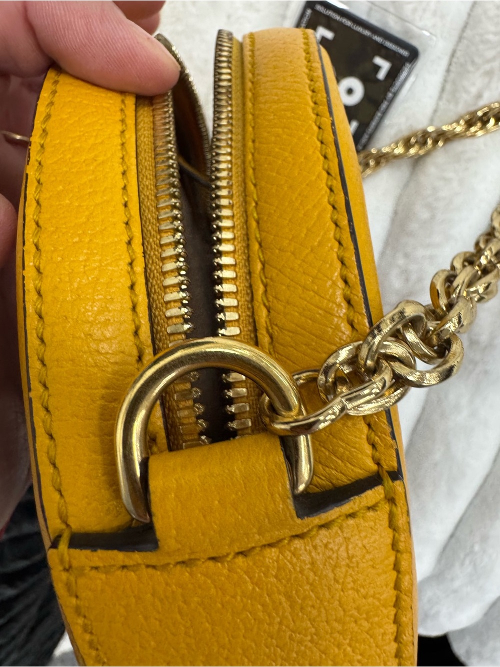 Gucci Floral GG Marmont Round Shoulder Bag in Yellow - Picture 11 of 13